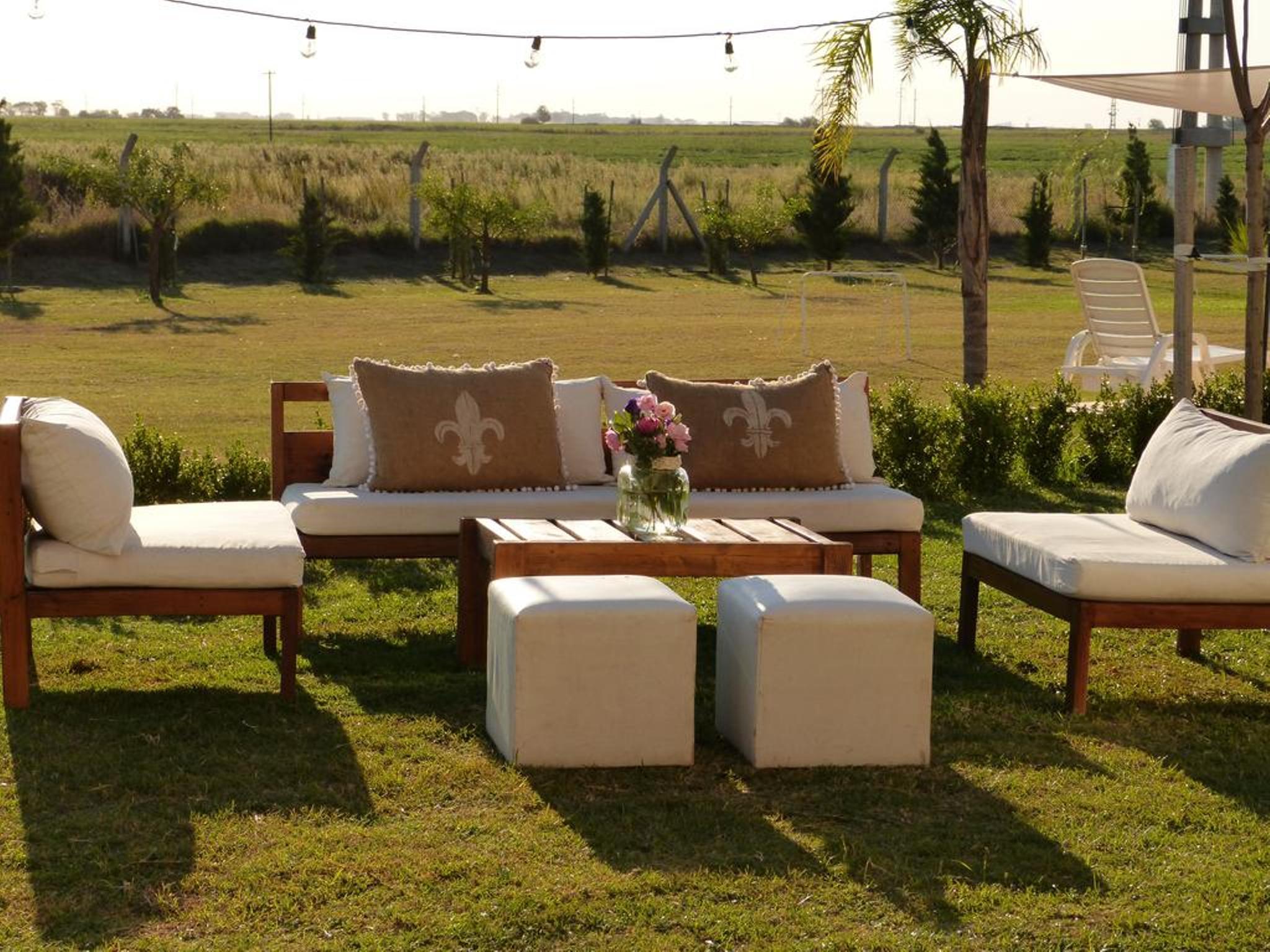 Hotel Howard Johnson Trenque Lauquen Bagian luar foto