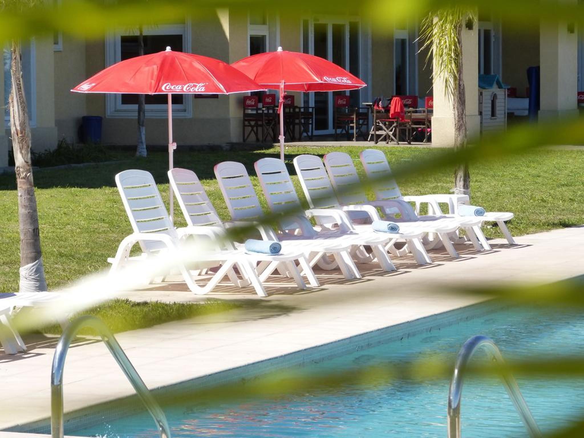 Hotel Howard Johnson Trenque Lauquen Bagian luar foto