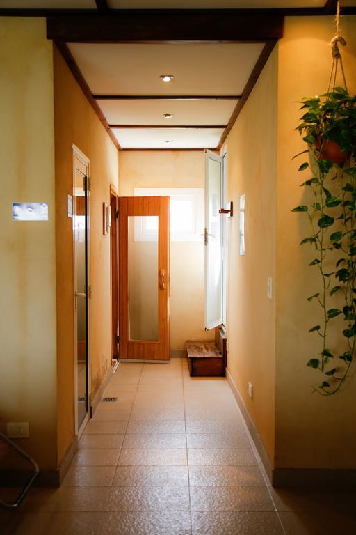 Hotel Howard Johnson Trenque Lauquen Bagian luar foto