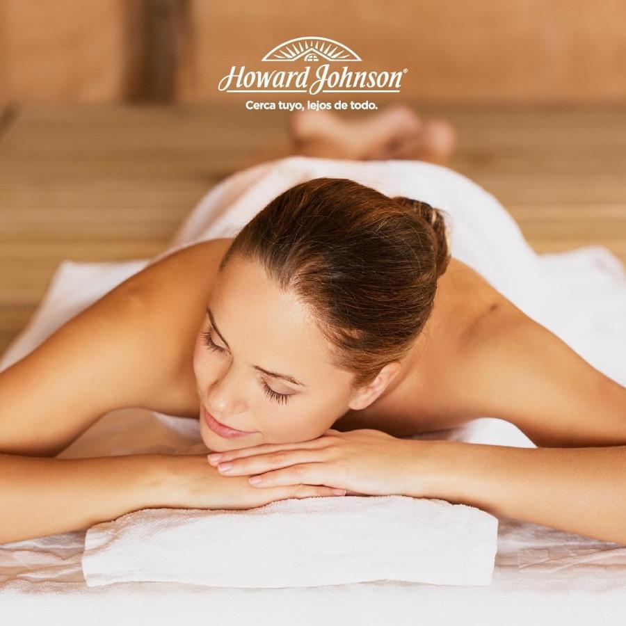 Hotel Howard Johnson Trenque Lauquen Bagian luar foto